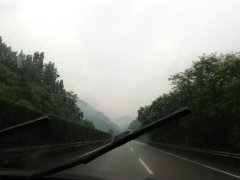 與愛同行，照亮你我前進(jìn)的方向